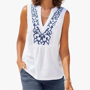 Beautiful Venus Lascana M tank. Casual or dress it up. Giving vacation mode.